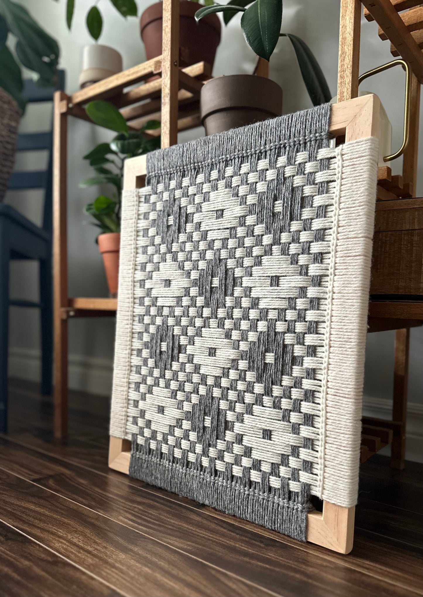 Nan’s Mittens Frame Weave