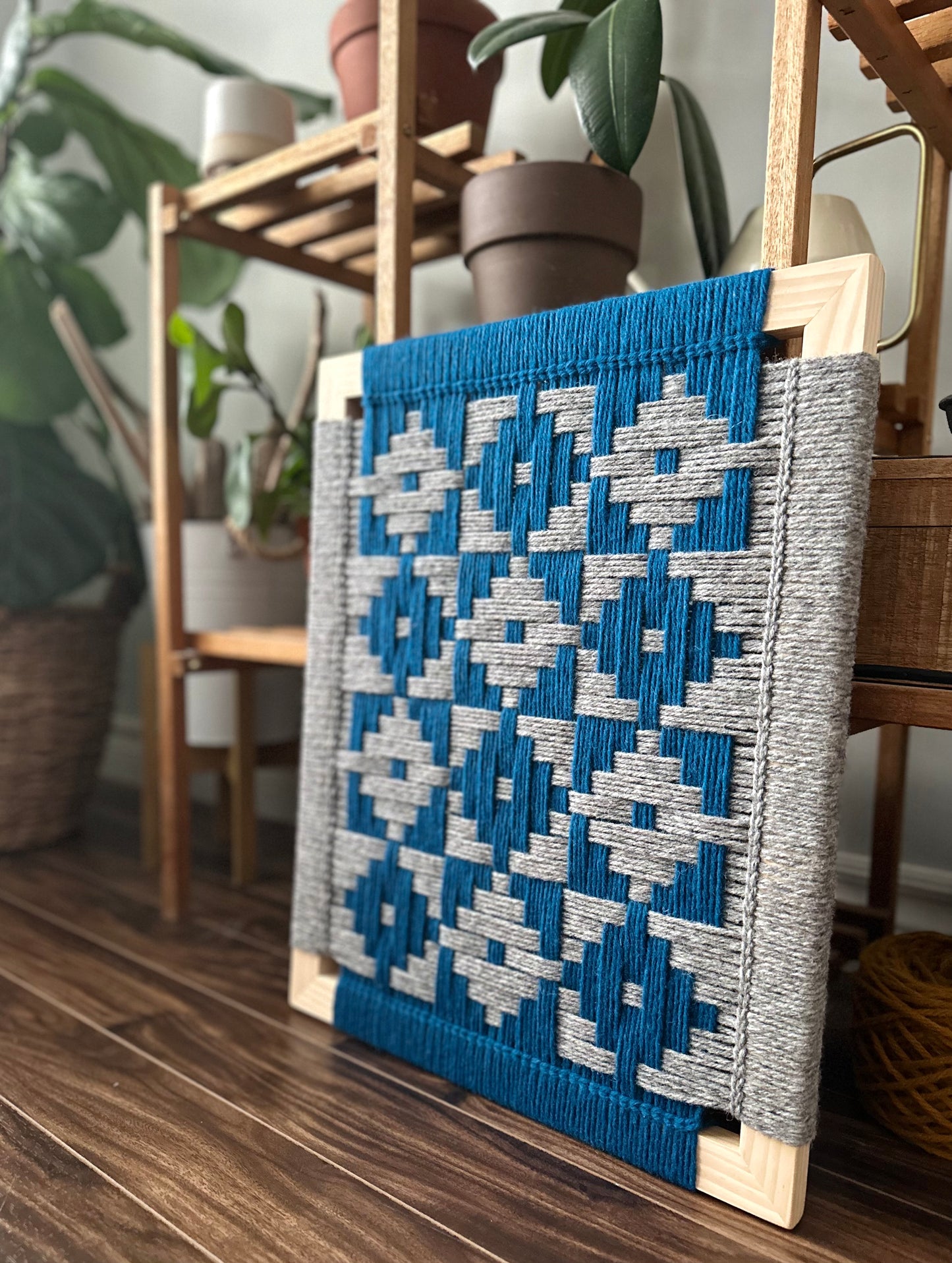 Nan’s Mittens Frame Weave