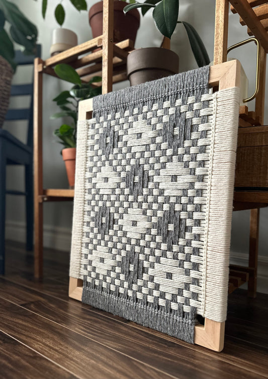 Nan’s Mittens Frame Weave