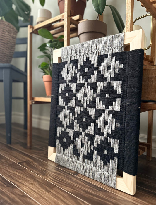 Nan’s Mittens Frame Weave