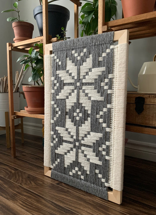 Nan’s Mittens Frame Weave